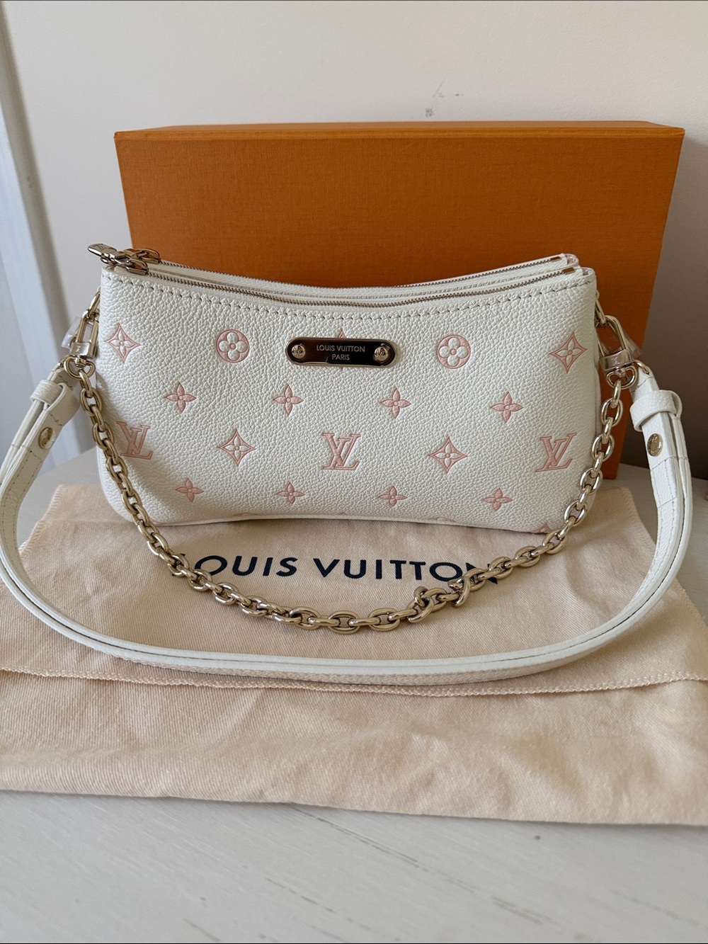 Louis Vuitton Pochette Liv Sweet Escape